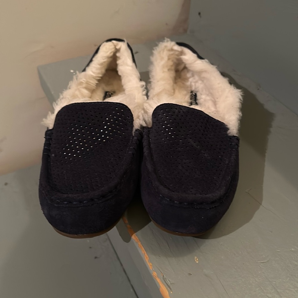 Kookaburra by Ugg slippers